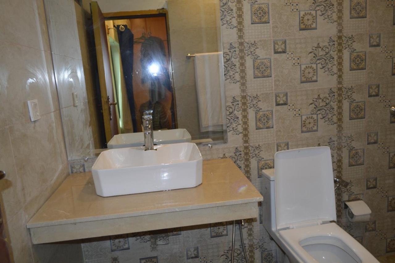 Rose Valet Guest House Islamabad Exteriör bild